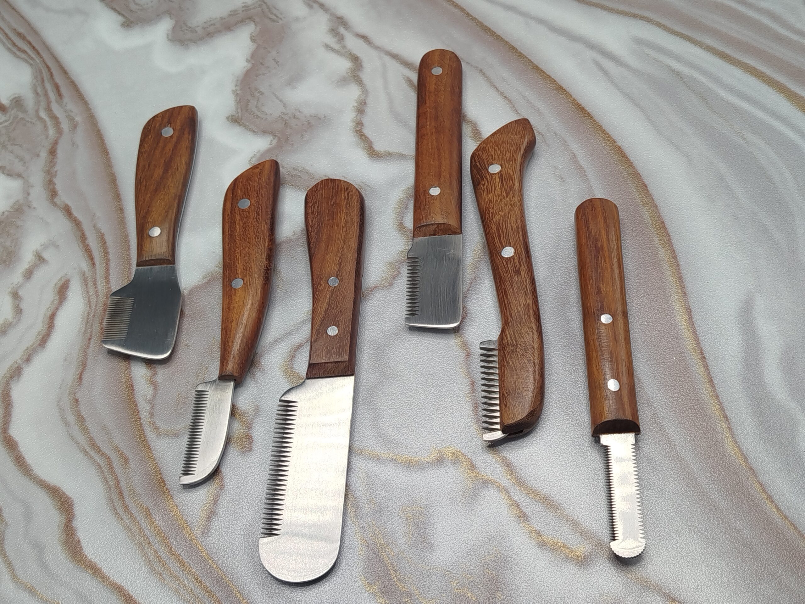 Professional Stripping combs kit (6 Pieces Set) for Dogs & Pets, Wooden Handle - Image 5