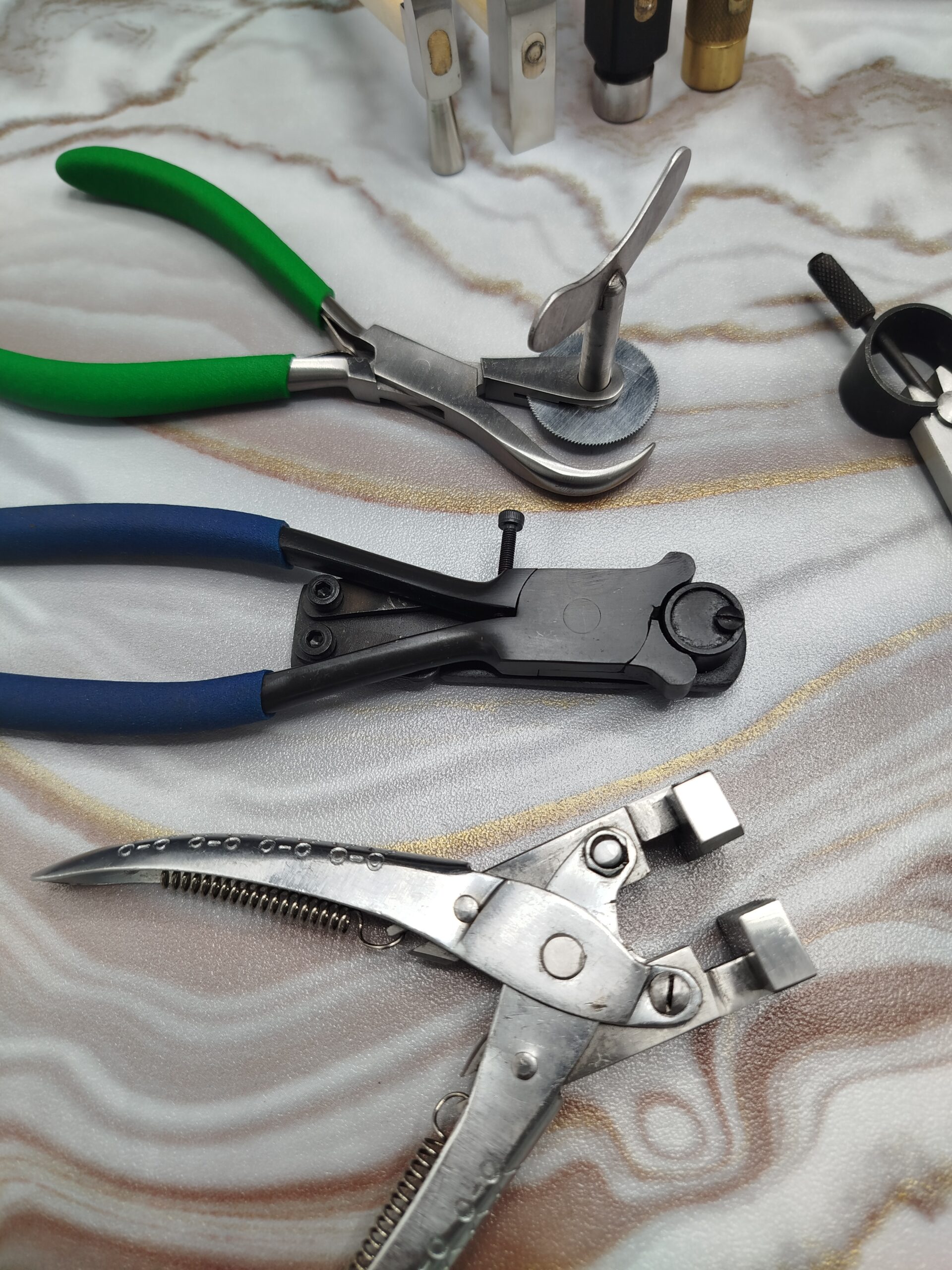 16 Pc Jewelry Making Metalworking Tool Set Hammers Pliers Anvil Divider - Image 3