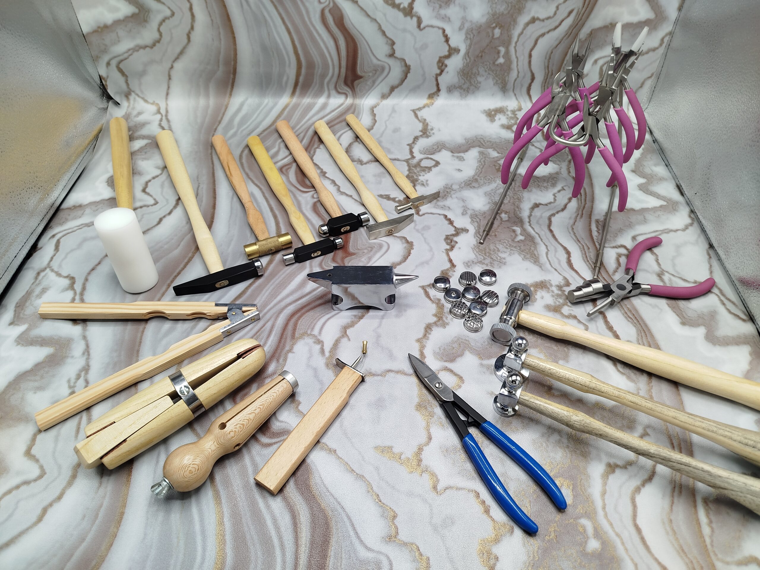 25 Pc Jewelry Making Metalworking Tool Kit - Texturing Hammers, Pliers, Anvil